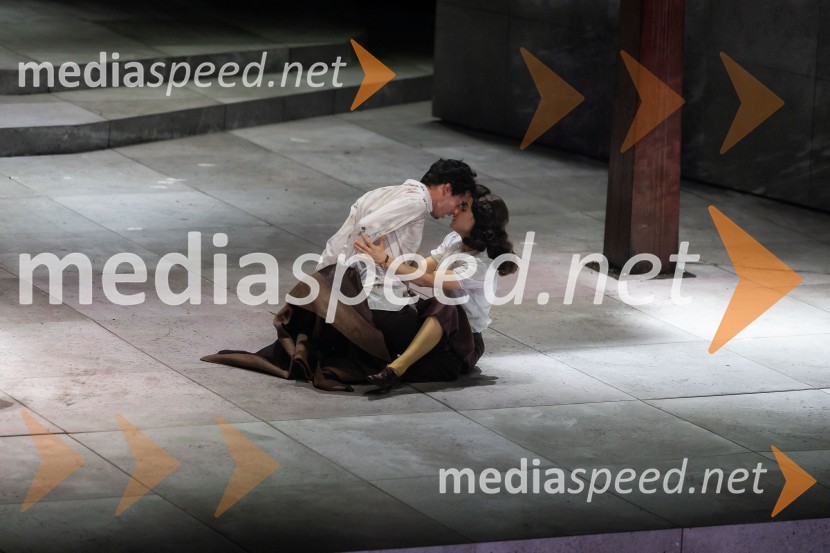  Žan Koprivnik, igralec;  Gaja Filač, igralkaIn ljubezen tudi, premiera predstave v Cankarjevem domu