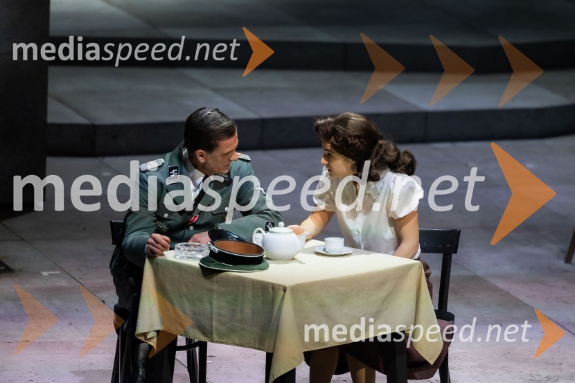  Vladimir Vlaškalić, igralec;  Gaja Filač, igralkaIn ljubezen tudi, premiera predstave v Cankarjevem domu