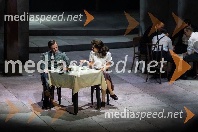  Vladimir Vlaškalić, igralec;  Gaja Filač, igralkaIn ljubezen tudi, premiera predstave v Cankarjevem domu