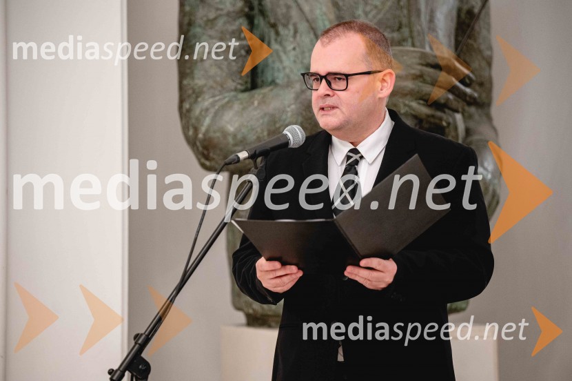  Alan Kavčič, predstavnik za odnose z javnostmi SNG MariborOtello, premiera Verdijeve opere v SNG Maribor