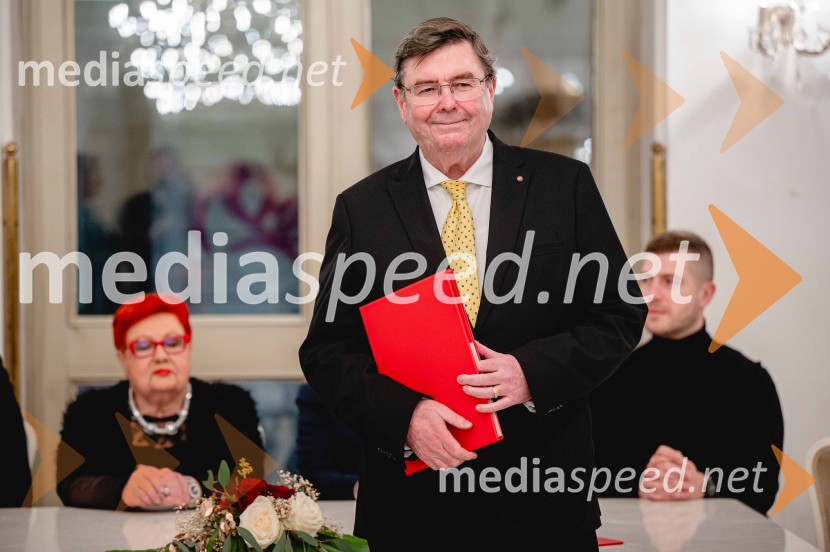  Simon Robinson, dirigentOtello, premiera Verdijeve opere v SNG Maribor