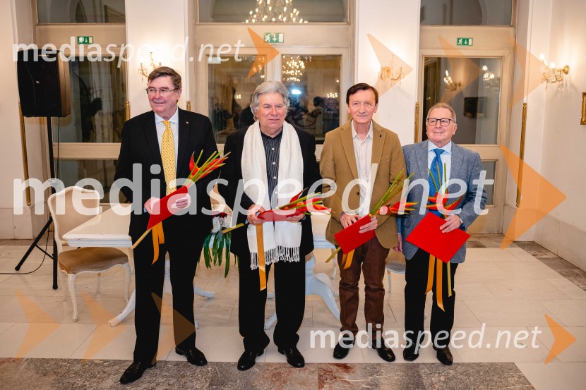  Simon Robinson, dirigent;  Miro Solman, operni pevec;  Vili Ravnjak, dramaturg, SNG Maribor;  Edi Dežman, bivši baletni solist, vodja baleta SNG Maribor, pedagog, Glazerjev nagrajenec 2021 za življensko deloOtello, premiera Verdijeve opere v SNG Maribor