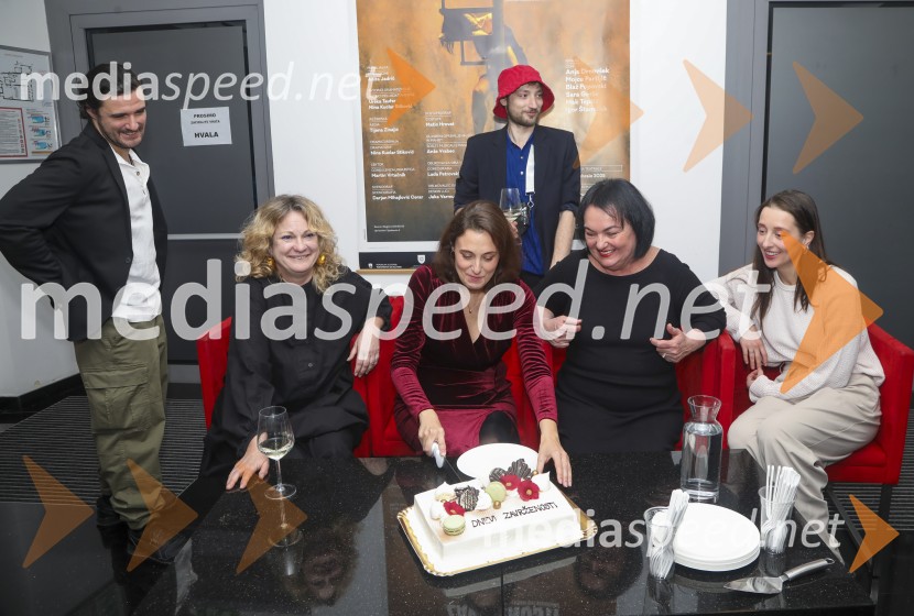  Blaž Popovski, igralec;  Tijana Zijanič, slovenska gledališka režiserka;  Anja Drnovšek, igralka;  Matic Hrovat, kostumograf;  Mojca Partljič, igralka;  Sara Gorše, igralkaDnevi zavrženosti, premiera Gledališče Koper