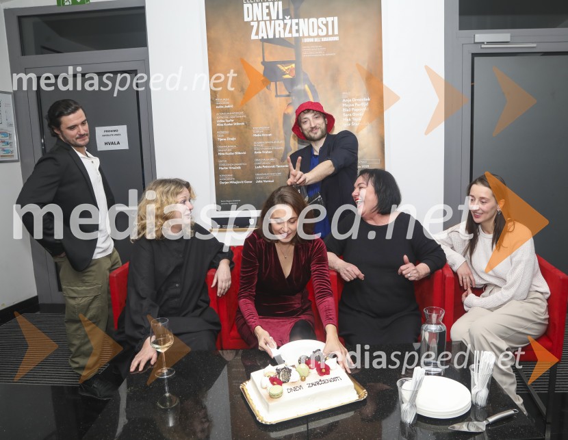  Blaž Popovski, igralec;  Tijana Zijanič, slovenska gledališka režiserka;  Anja Drnovšek, igralka;  Matic Hrovat, kostumograf;  Mojca Partljič, igralka;  Sara Gorše, igralkaDnevi zavrženosti, premiera Gledališče Koper