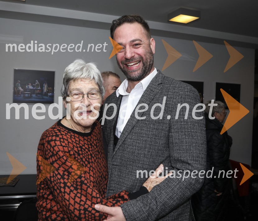  Matej Sukič, vodja za stike z javnostmi Gledališče Koper;  ... Dnevi zavrženosti, premiera Gledališče Koper