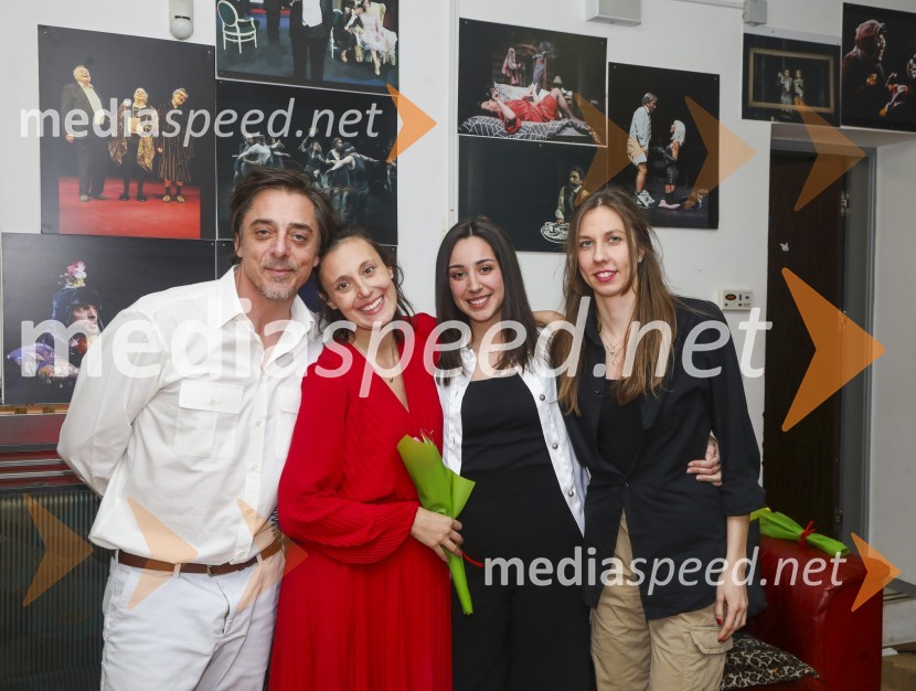  Igor Štamulak, igralec;  Anja Drnovšek, igralka;  Sara  Longar, make up artist, Gledališče Koper;  Nina  Kuclar Stiković, dramaturginjaDnevi zavrženosti, premiera Gledališče Koper