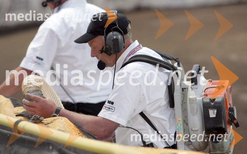 Polnjenje varnostnih zračnih blazinSPEEDWAY, VN Slovenije 2005