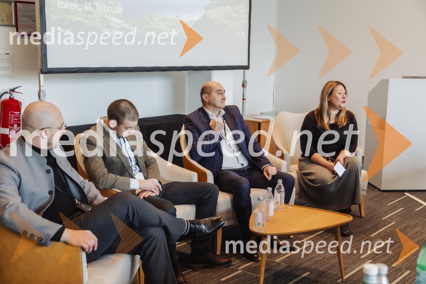  Matjaž Marinšek, generalni direktor Merit HP d.o.o.;  Mario Ivanković, direktor stebra pijač Merit HP d.o.o.;  Matej  Lavrenčič, vodja projekta Merit Portfolio Tasting;  ... Prvi Merit PortfolioTasting z novinarskim srečanjem in pokušino najnovejšega letnika šampanjca Dom Perignon 2015