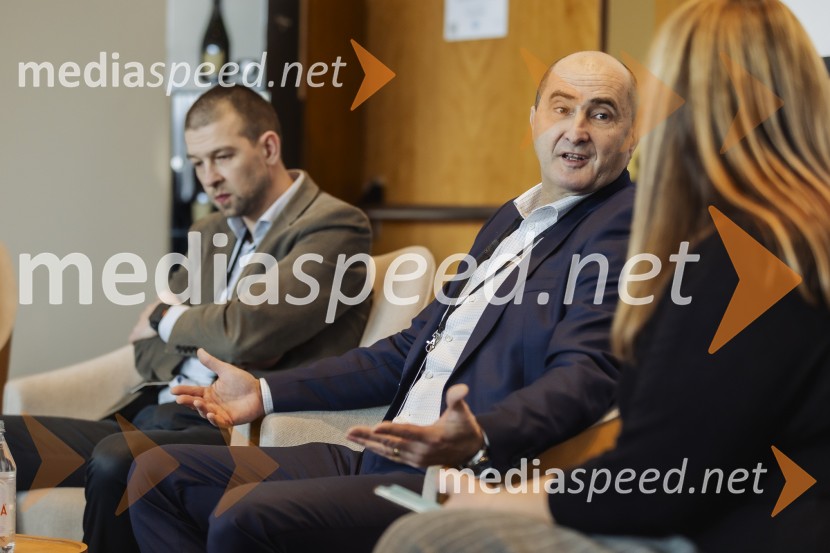  Mario Ivanković, direktor stebra pijač Merit HP d.o.o.;  Matej  Lavrenčič, vodja projekta Merit Portfolio TastingPrvi Merit PortfolioTasting z novinarskim srečanjem in pokušino najnovejšega letnika šampanjca Dom Perignon 2015