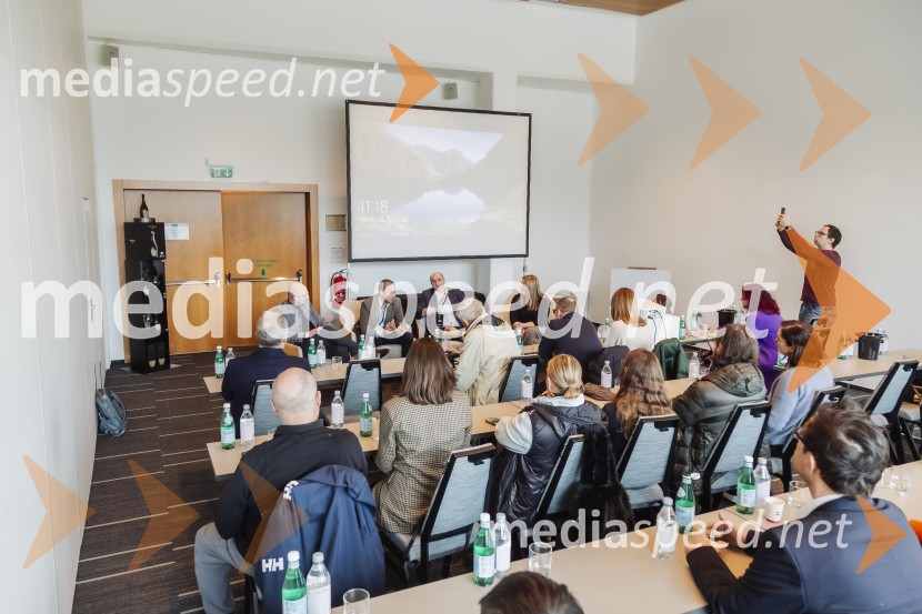 Prvi Merit PortfolioTasting z novinarskim srečanjem in pokušino najnovejšega letnika šampanjca Dom Perignon 2015