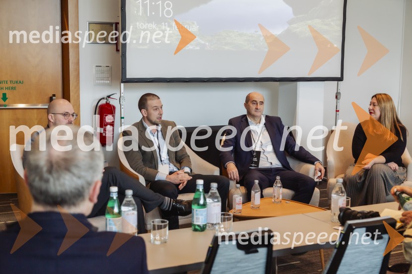  Matjaž Marinšek, generalni direktor Merit HP d.o.o.;  Mario Ivanković, direktor stebra pijač Merit HP d.o.o.;  Matej  Lavrenčič, vodja projekta Merit Portfolio Tasting;  ... Prvi Merit PortfolioTasting z novinarskim srečanjem in pokušino najnovejšega letnika šampanjca Dom Perignon 2015