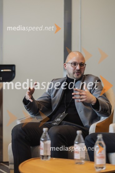  Matjaž Marinšek, generalni direktor Merit HP d.o.o.Prvi Merit PortfolioTasting z novinarskim srečanjem in pokušino najnovejšega letnika šampanjca Dom Perignon 2015