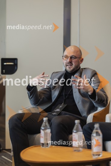  Matjaž Marinšek, generalni direktor Merit HP d.o.o.Prvi Merit PortfolioTasting z novinarskim srečanjem in pokušino najnovejšega letnika šampanjca Dom Perignon 2015