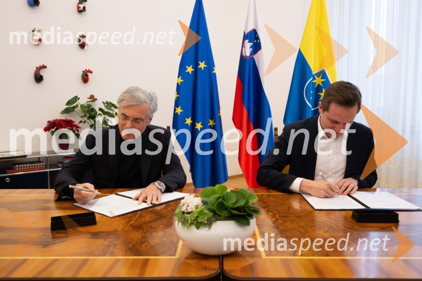  Črtomir Remec, direktor Stanovanjskega sklada;  Matija Kovač, župan, MO CeljeStanovanjski sklad RS bo v Celju gradil nova najemna stanovanja