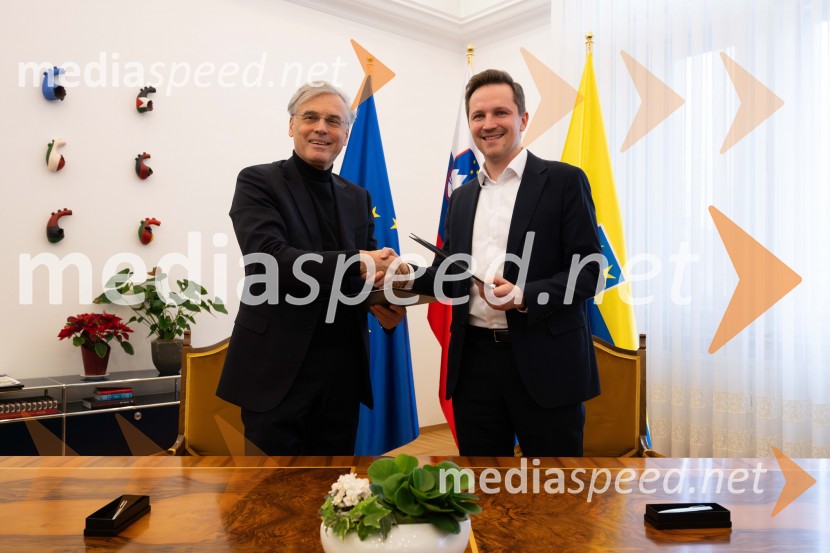  Črtomir Remec, direktor Stanovanjskega sklada;  Matija Kovač, župan, MO CeljeStanovanjski sklad RS bo v Celju gradil nova najemna stanovanja