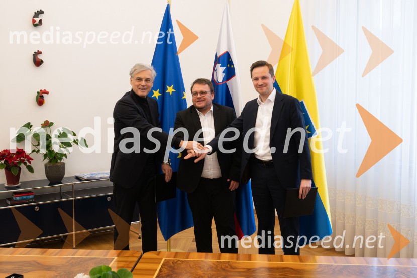  Črtomir Remec, direktor Stanovanjskega sklada;  Simon Maljevac, Minister za solidarno prihodnost;  Matija Kovač, župan, MO CeljeStanovanjski sklad RS bo v Celju gradil nova najemna stanovanja