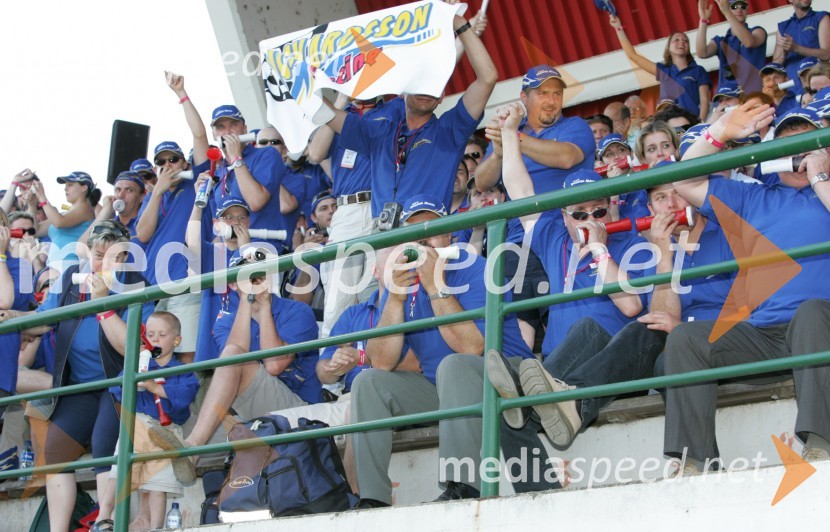 Številni navijači so bodrili Tonyja RickardssonaSPEEDWAY, VN Slovenije 2005