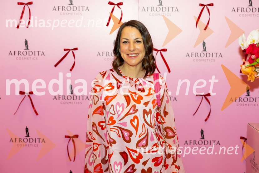  Klara ČampaAfroditina predstavitev novosti za slovenske vplivneže