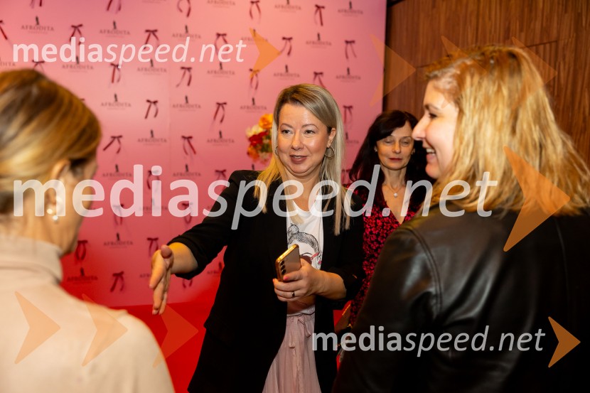  Martina  Dalić, predsednica uprave Podravka;  ... Afroditina predstavitev novosti za slovenske vplivneže