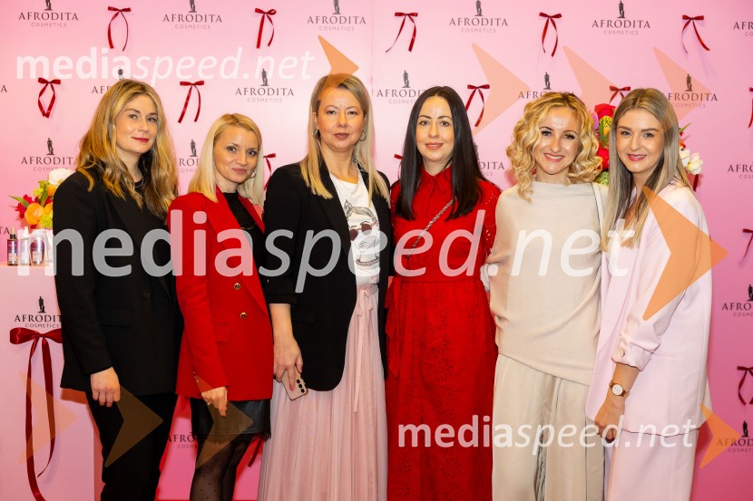  ... ;  ... ;  Martina  Dalić, predsednica uprave Podravka;  ... ;  ... ;  ... Afroditina predstavitev novosti za slovenske vplivneže