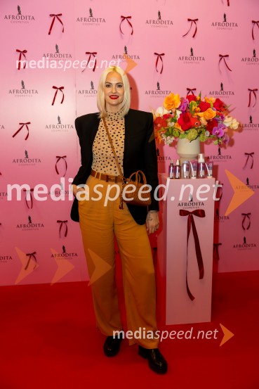  Tjaša  Kokalj Jerala, manekenka, voditeljicaAfroditina predstavitev novosti za slovenske vplivneže