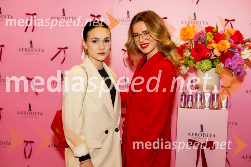  ... ;  Tjaša KramaričAfroditina predstavitev novosti za slovenske vplivneže