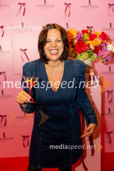  Petra Simončič, direktorica projektov, Next Media d.o.o.Afroditina predstavitev novosti za slovenske vplivneže