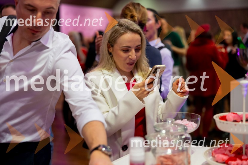  Ana  Žontar Kristanc, Anina kuhinjaAfroditina predstavitev novosti za slovenske vplivneže