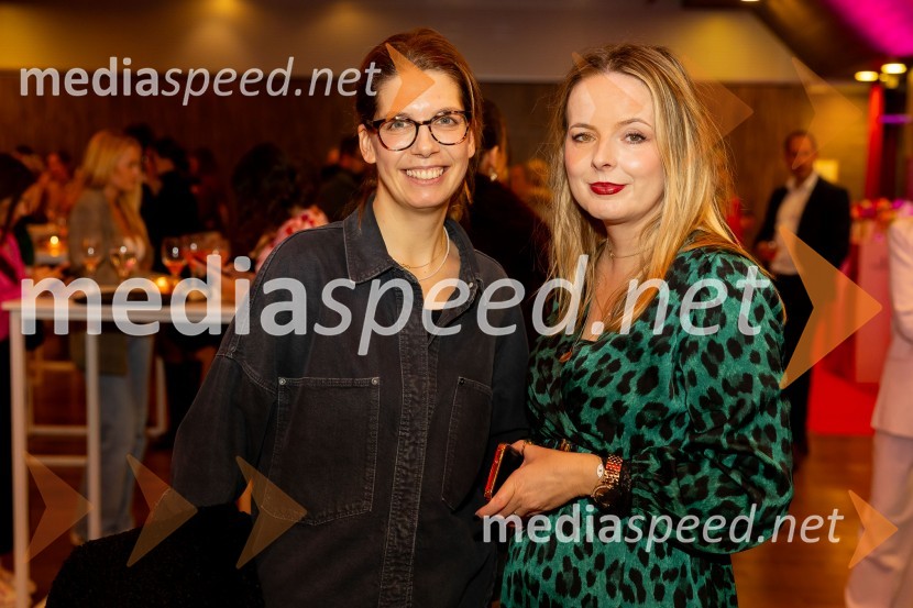  Daša Mavrič, Onaplus.si;  Katarina Mihelič Bajt, revija GraziaAfroditina predstavitev novosti za slovenske vplivneže