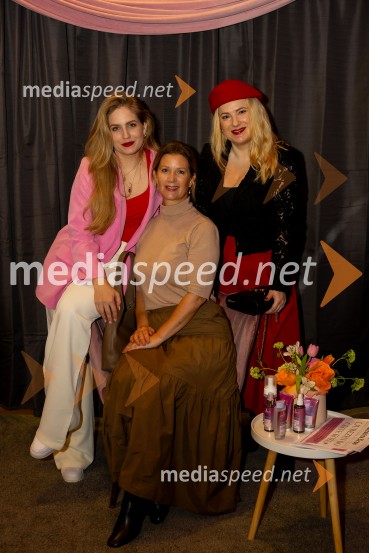  Ajda Sitar Žumer, blogerka, Miss športa Slovenije 2009;  Barbara Vrezovnik, Potovanja in stil;  Danica Lovenjak, novinarka, voditeljicaAfroditina predstavitev novosti za slovenske vplivneže