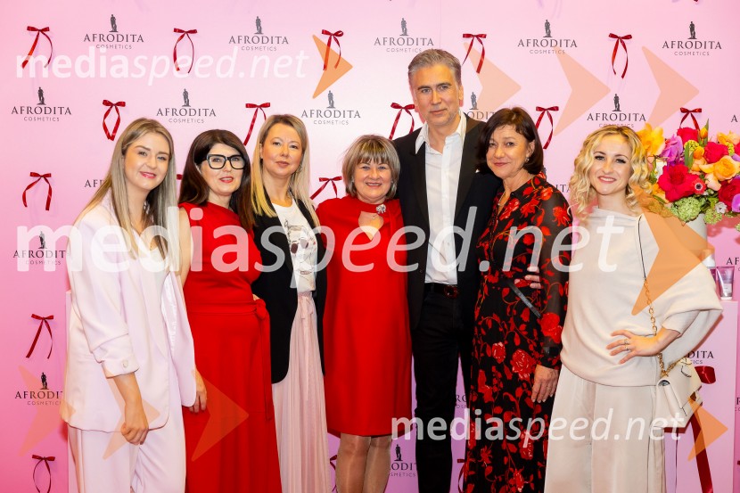  ... ;  ... ;  Mišela  Firšt Vučenović, Kozmetika Afrodita;  Danica Zorin Mijošek,  lastnica in direktorica, Kozmetika Afrodita;  Jan Plestenjak, pevec;  ... ;  ... Afroditina predstavitev novosti za slovenske vplivneže