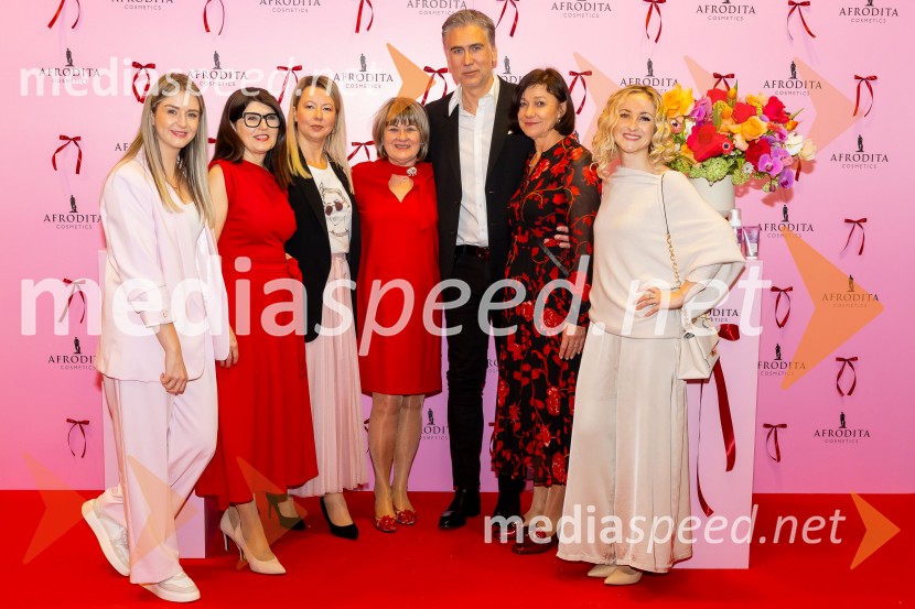  ... ;  ... ;  Mišela  Firšt Vučenović, Kozmetika Afrodita;  Danica Zorin Mijošek,  lastnica in direktorica, Kozmetika Afrodita;  Jan Plestenjak, pevec;  ... ;  ... Afroditina predstavitev novosti za slovenske vplivneže
