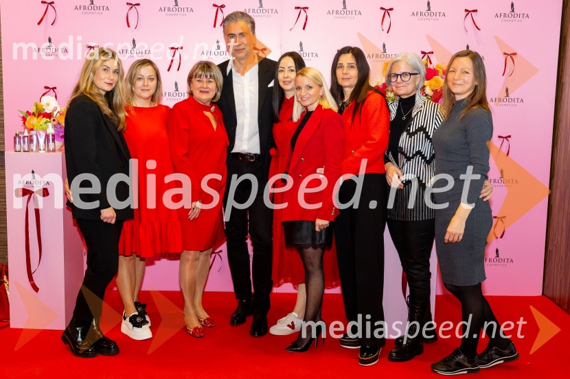  ... ;  ... ;  Danica Zorin Mijošek,  lastnica in direktorica, Kozmetika Afrodita;  Jan Plestenjak, pevec;  ... ;  ... ;  ... ;  ... ;  ... Afroditina predstavitev novosti za slovenske vplivneže
