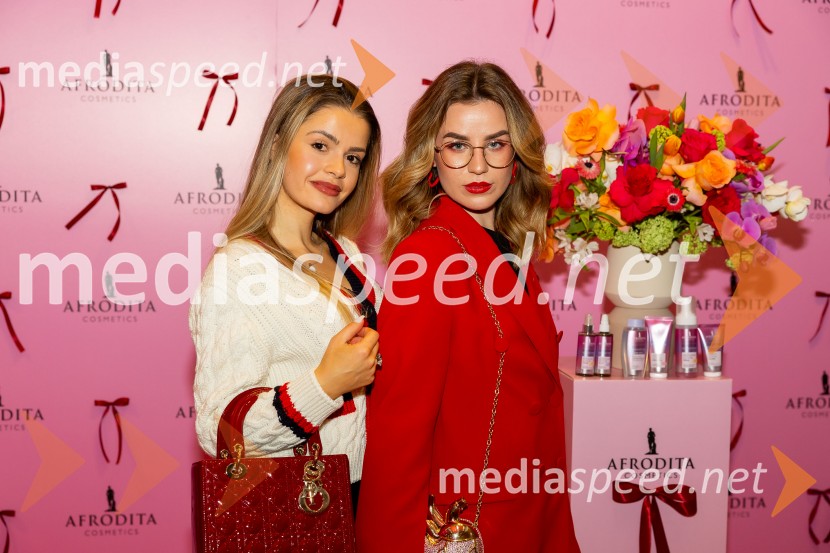  Tjaša Kramarič;  Tia VerdevAfroditina predstavitev novosti za slovenske vplivneže