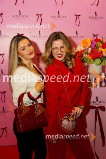  Tia Verdev;  Tjaša KramaričAfroditina predstavitev novosti za slovenske vplivneže
