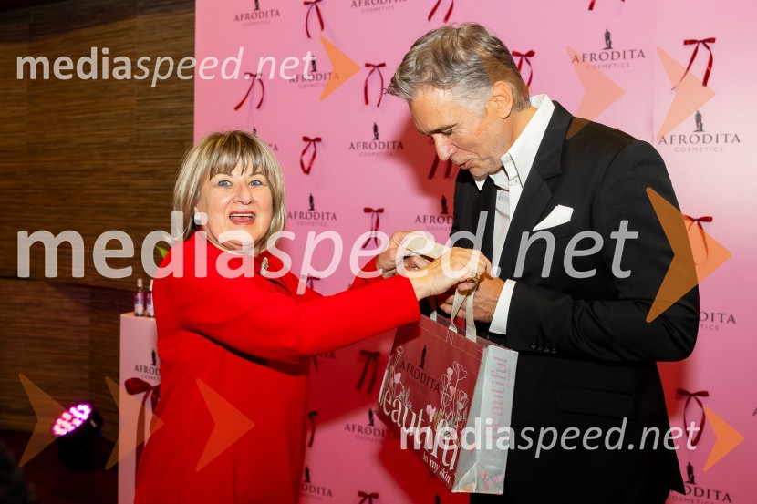  Jan Plestenjak, pevec;  Danica Zorin Mijošek,  lastnica in direktorica, Kozmetika AfroditaAfroditina predstavitev novosti za slovenske vplivneže