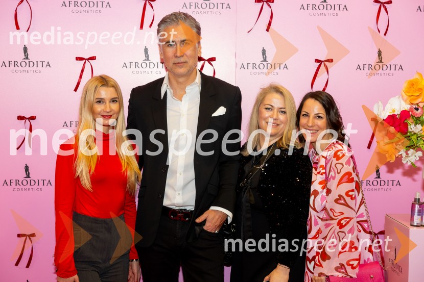  ... ;  Jan Plestenjak, pevec;  ... ;  ... Afroditina predstavitev novosti za slovenske vplivneže