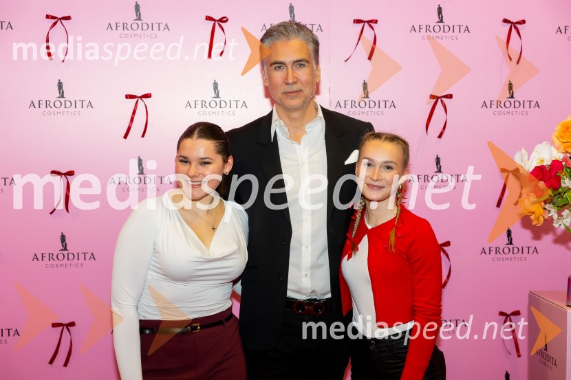  ... ;  Jan Plestenjak, pevec;  ... Afroditina predstavitev novosti za slovenske vplivneže