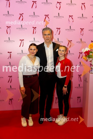  ... ;  Jan Plestenjak, pevec;  ... Afroditina predstavitev novosti za slovenske vplivneže