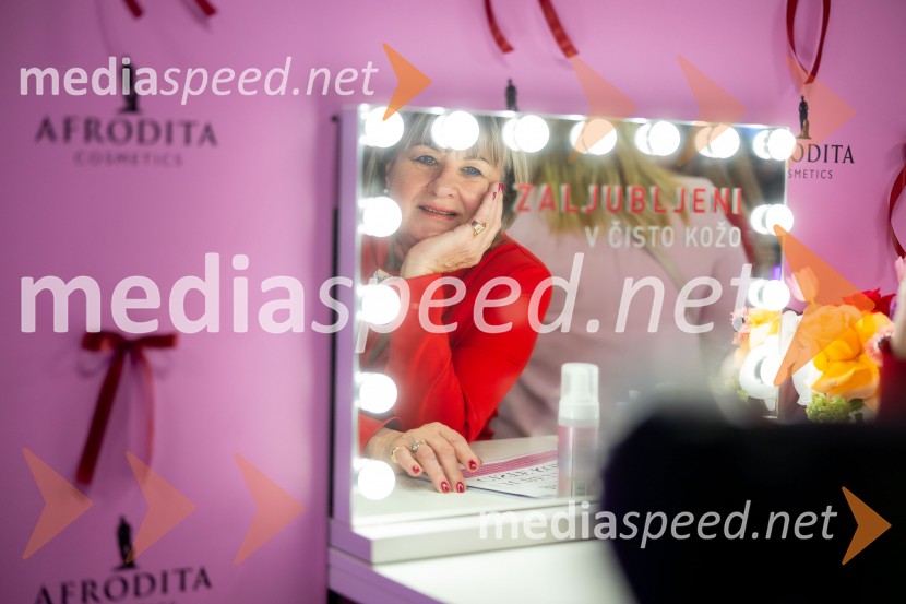  Danica Zorin Mijošek,  lastnica in direktorica, Kozmetika AfroditaAfroditina predstavitev novosti za slovenske vplivneže