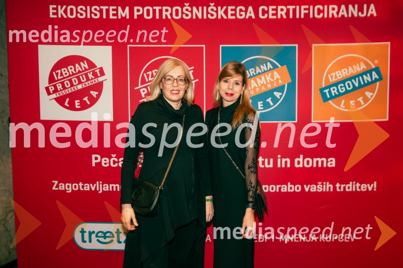  Ariana Nina Eror, direktorica, Marketing magazin;  Simona Kruhar Gaberšček, urednica, Marketing MagazinIzbran produkt leta 2025, podelitev priznanj