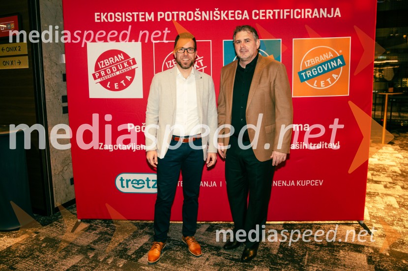  ... ;  Gregor  Dolenc, direktor podjetja POY AdriaIzbran produkt leta 2025, podelitev priznanj