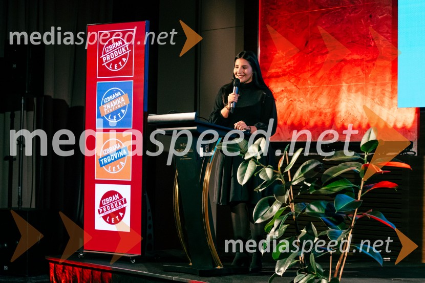  Farah  Driouich, strokovnjakinja digitalnega marketingaIzbran produkt leta 2025, podelitev priznanj