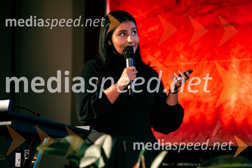  Farah  Driouich, strokovnjakinja digitalnega marketingaIzbran produkt leta 2025, podelitev priznanj