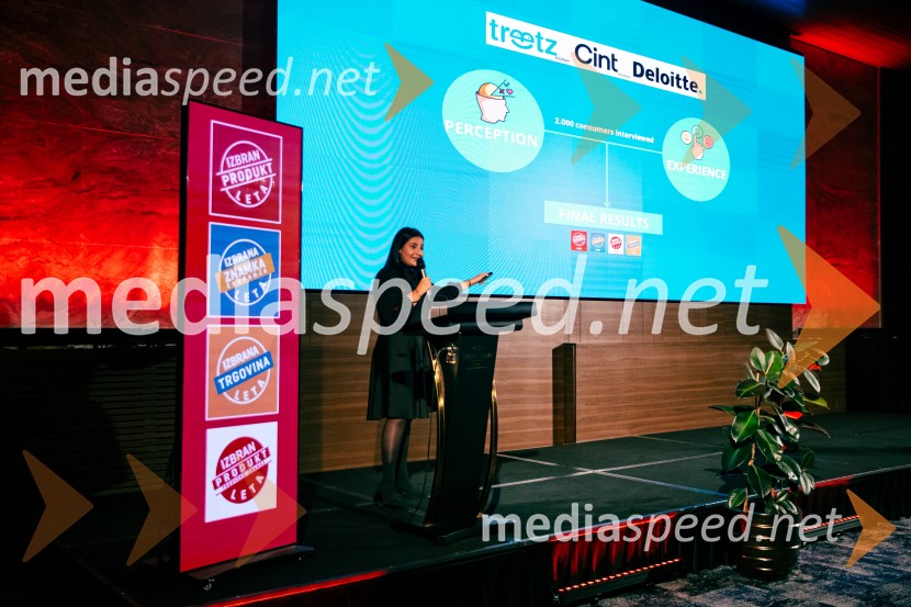  Farah  Driouich, strokovnjakinja digitalnega marketingaIzbran produkt leta 2025, podelitev priznanj