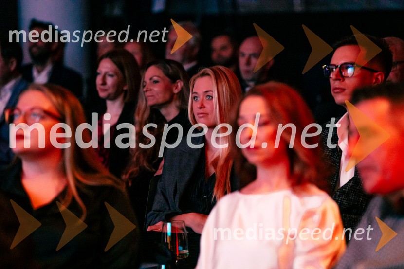  Sara Vrečko, spletna vplivnicaIzbran produkt leta 2025, podelitev priznanj