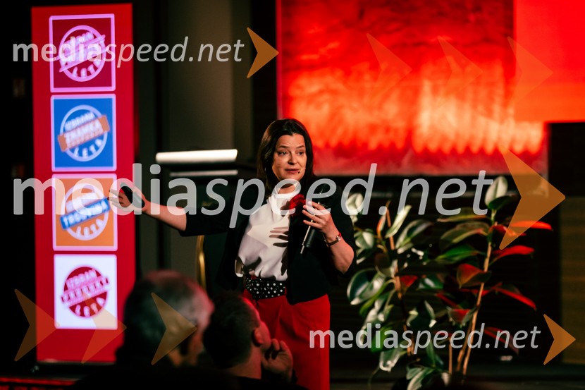  Nastja Mulej, certificirana trenerka de Bonovih metodIzbran produkt leta 2025, podelitev priznanj