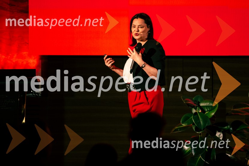  Nastja Mulej, certificirana trenerka de Bonovih metodIzbran produkt leta 2025, podelitev priznanj