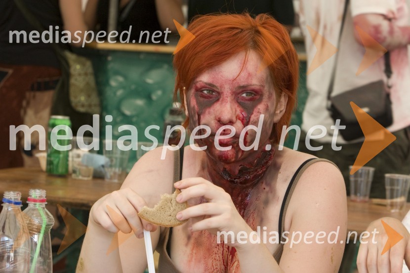 Zombie walk na Grossmannovem festivaluGrossmannov festival filma in vina, zaključek