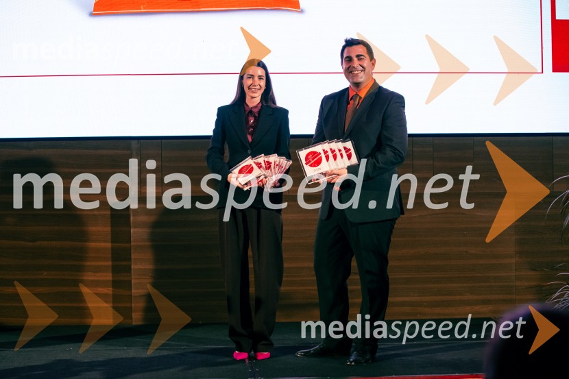  Natalija Pagon, vodja marketinga Eurospin Eko;  Jure  Kumljanc, specialist za digitalni marketing in dogodke, Eurospin eko d.o.o.Izbran produkt leta 2025, podelitev priznanj